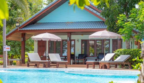 Deluxe Villa Pool Side