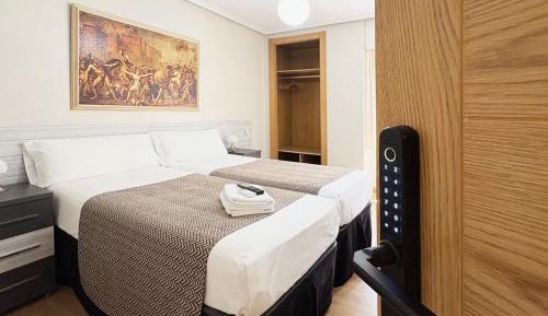Twin Room with Shared Bathroom