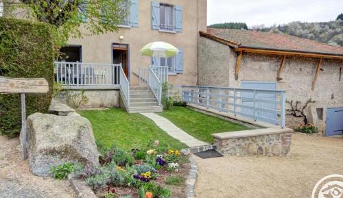 Holiday Home (10 Adults)