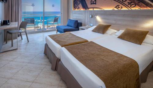 Double Room with Balcony and Sea View
