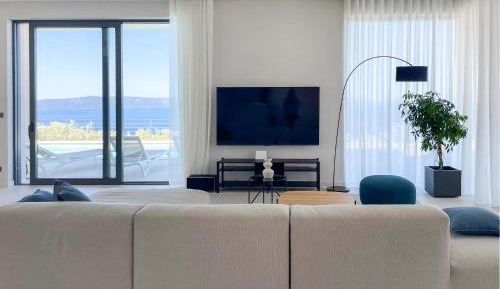 Four-Bedroom Holiday Home
