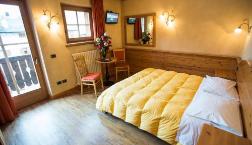 Deluxe Double or Twin Room with Balcony