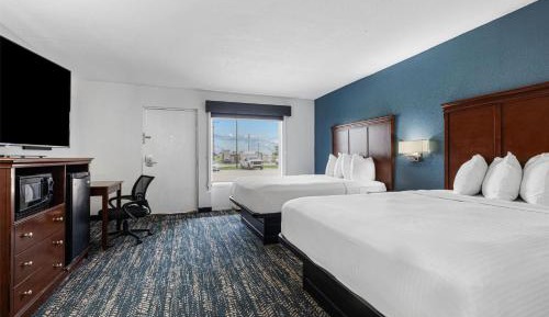 Queen Room with Two Queen Beds - Non-Smoking