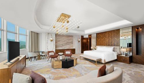 Deluxe King Suite with Sofa Bed