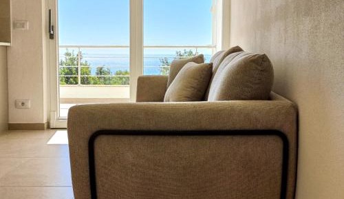One-Bedroom Apartment with Sea View