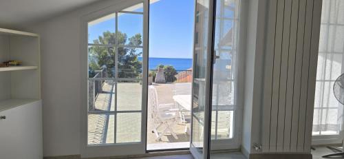 Two-Bedroom Apartment with Terrace and Sea View