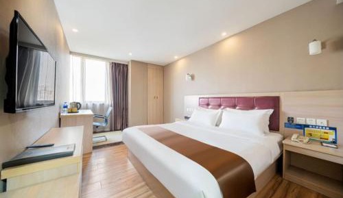 Deluxe Room (2 Adults + 1 Child)