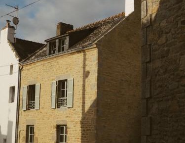One-Bedroom Apartment with Sea View