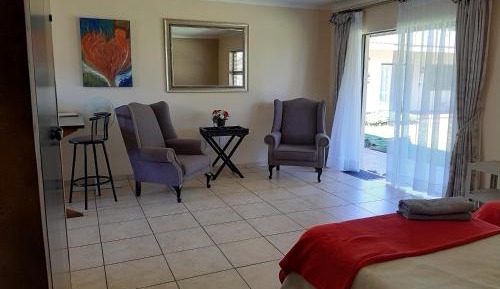 Basic Triple Room with Shared Bathroom