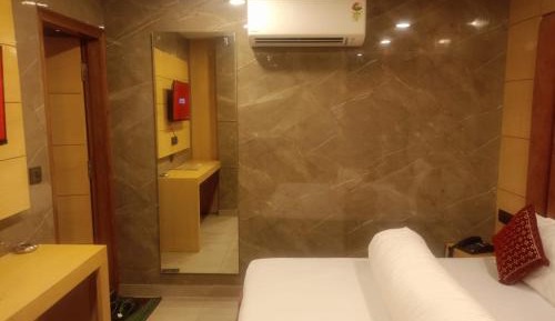 Deluxe Double Room (2 Adults + 1 Child)