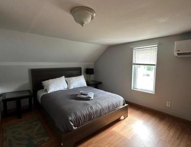 Deluxe Room (2 Adults + 1 Child)