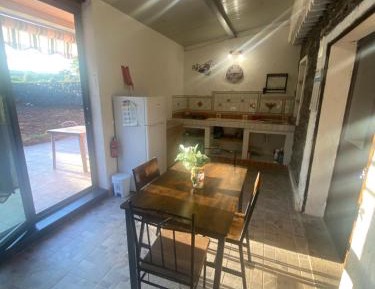 Apartment with Mountain View