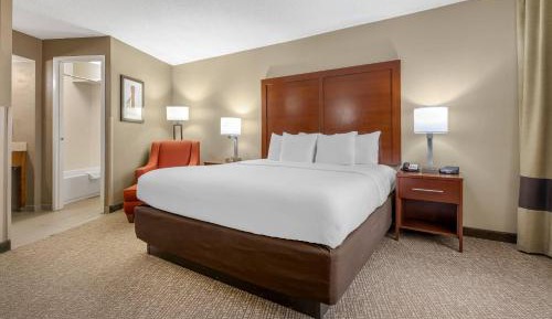 Superior Business King Room - Non-Smoking/Ground Floor