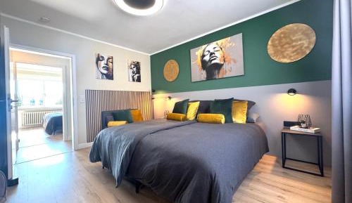 Room #1474325801