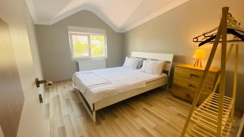 Room #1473864301
