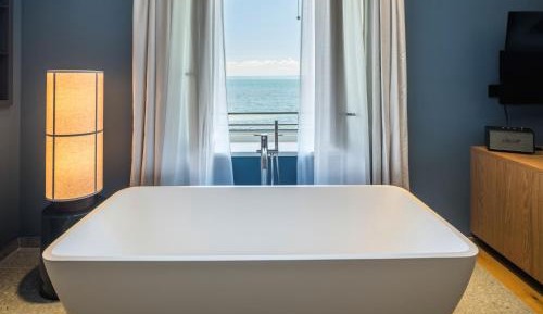 Deluxe Double or Twin Room with Sea View