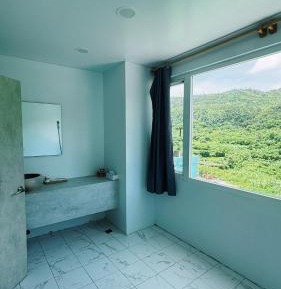 King Room with Mountain View