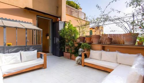 Three-Bedroom Apartment with Balcony