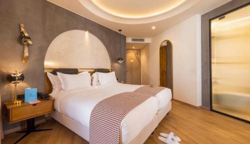 Standard King Room