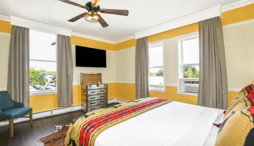 King Room with City View - Non-Smoking