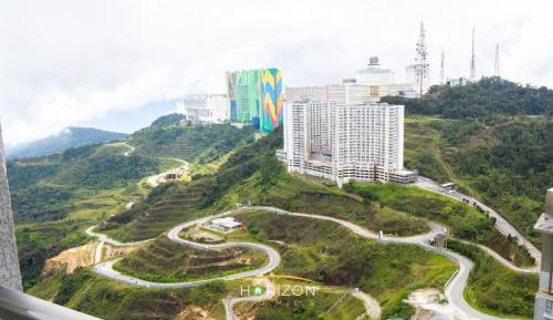 Deluxe One-Bedroom Apartment