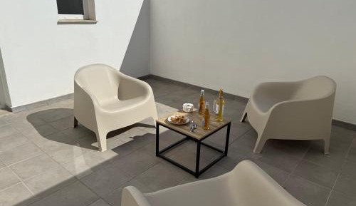 One-Bedroom Apartment with Terrace