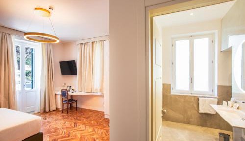 Deluxe Double Room with Side Sea View