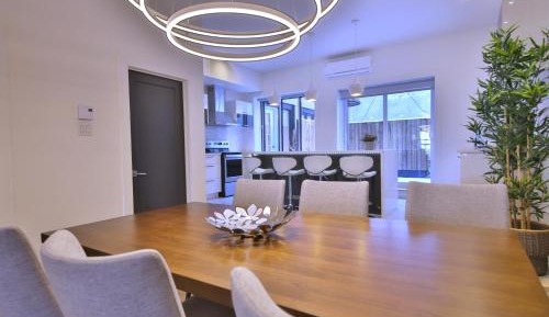 One-Bedroom Deluxe Apartment