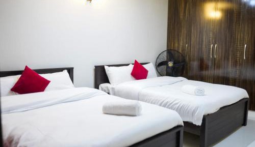 Apartment with Mountain View