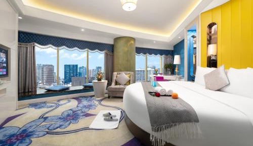 Art Room with Round Bed