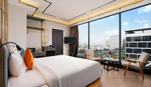 Grand Deluxe River View