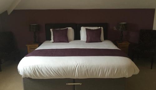 Double or Twin Room with Partial Sea View