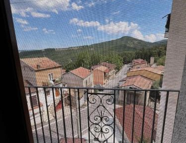 Deluxe Room (2 Adults + 1 Child)