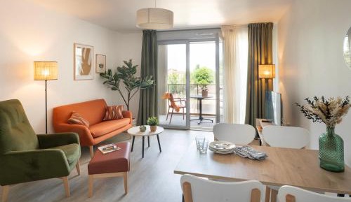 One-Bedroom Apartment with Balcony