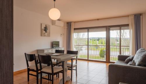 Superior One-Bedroom Apartment (4 Adults)