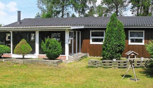 Three-Bedroom Holiday Home 
