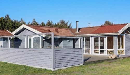 Four-Bedroom Holiday Home
