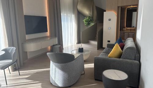 One-Bedroom Duplex Suite with Sea View