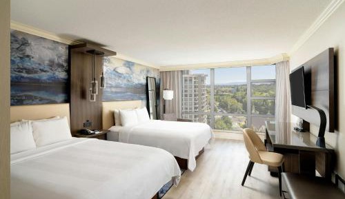 Club Room, 2 Queen Beds, Nonsmoking