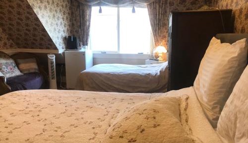 Queen Room with Spa Bath