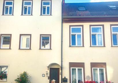 One-Bedroom Apartment with City View