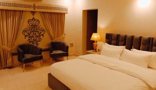 Deluxe Double Room (2 Adults + 1 Child)