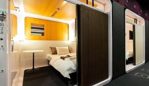 First Class Cabin - Female Only