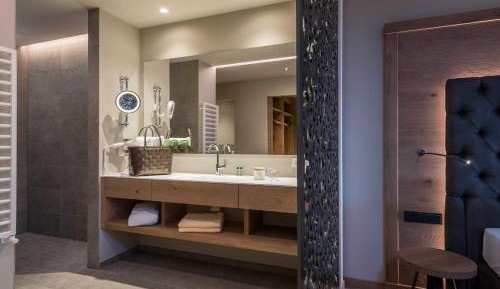 Junior Suite with Mountain View