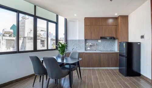 Three-Bedroom Apartment with Balcony