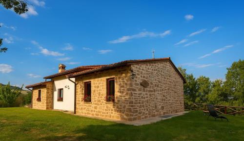Two-Bedroom Apartment with Mountain View