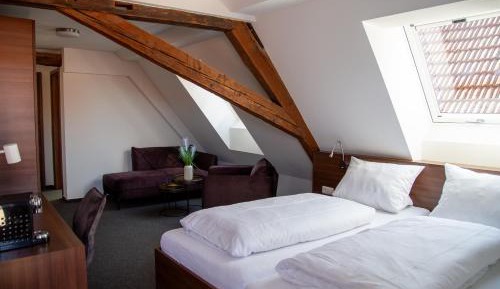 Deluxe Double Room with Extra Bed