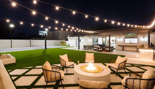 Five-Bedroom Holiday Home