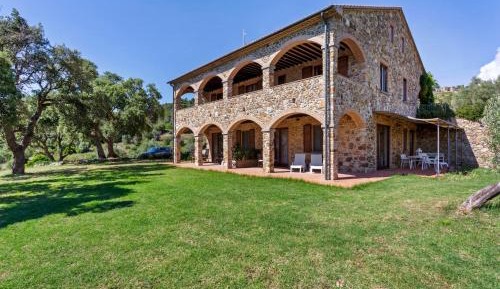 One-Bedroom Holiday Home