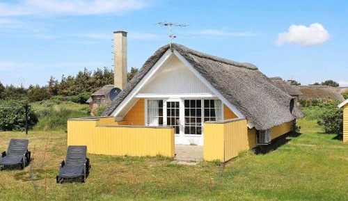 Three-Bedroom Holiday Home 